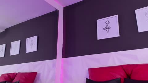 Snapshot of antonelaa_arianna chatting on January 21, 11:02 pm Antonelaa online show from January 21, 11:02 pm