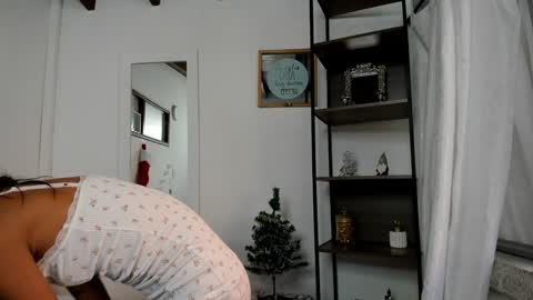 Antonela online show from December 15, 8:36 pm