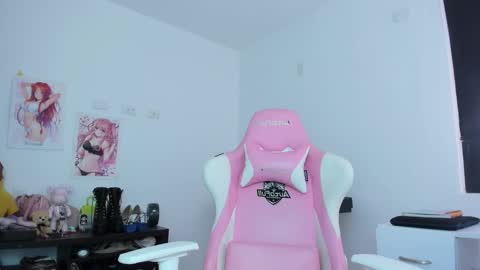 Snapshot of antonella_28_ chatting on October 22, 11:59 pm Antonella online show from October 22, 11:59 pm