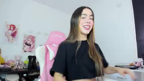 Snapshot of antonella_28_ chatting on October 27, 8:57 pm Antonella online show from October 27, 8:57 pm