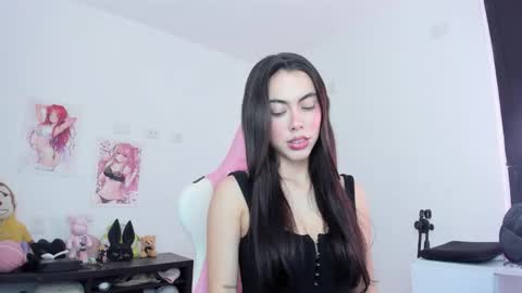 Snapshot of antonella_28_ chatting on November 15, 8:16 pm Antonella online show from November 15, 8:16 pm
