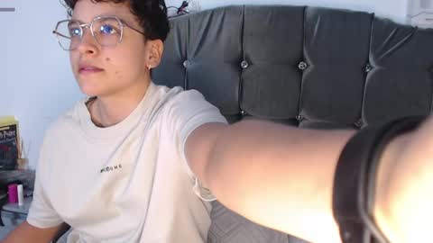 anto ford02 online show from April 22, 3:09 am