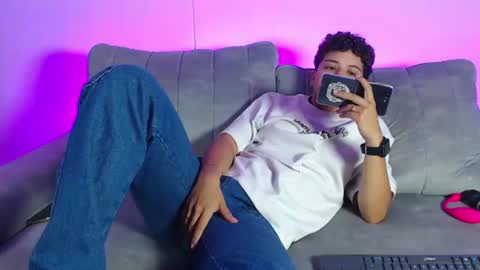 Snapshot of antonella_cruz02 chatting on June 18, 6:24 am anto ford02 online show from June 18, 6:24 am
