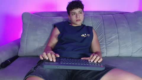 Snapshot of antonella_cruz02 chatting on July 25, 10:51 pm anto ford02 online show from July 25, 10:51 pm