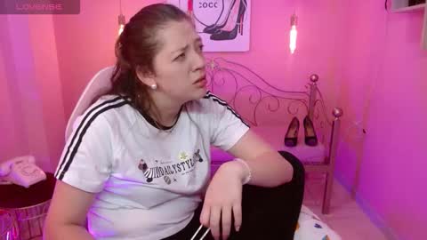 Snapshot of antonella_delgado chatting on February 26, 2:54 am antonella_delgado online show from February 26, 2:54 am