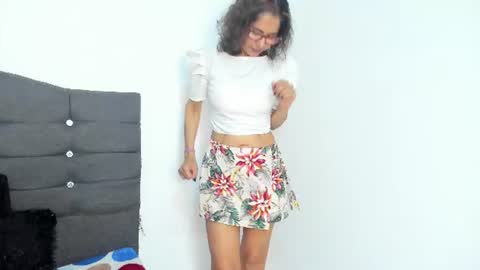 Snapshot of antonella_rizzo01 chatting on July 3, 10:49 pm antonella_rizzo01 online show from July 3, 10:49 pm