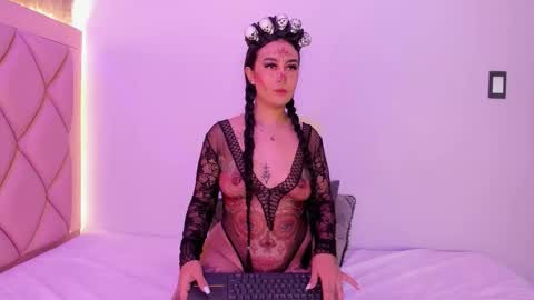 Snapshot of antonellaqueeen chatting on October 14, 11:00 am ANTONELLE online show from October 14, 11:00 am