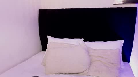 Snapshot of antonellariva_ chatting on February 5, 7:51 pm antonellariva_ online show from February 5, 7:51 pm