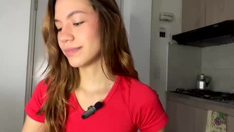 Snapshot of antonellarossii_ chatting on February 6, 1:43 pm Antonella  online show from February 6, 1:43 pm