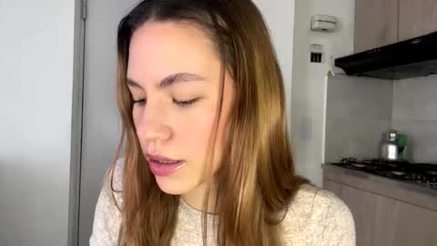 Snapshot of antonellarossii_ chatting on February 10, 1:01 pm Antonella  online show from February 10, 1:01 pm