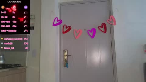 Snapshot of antonellarossii_ chatting on February 14, 5:25 pm Antonella  online show from February 14, 5:25 pm