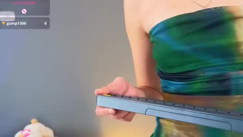 Snapshot of antonellarossii_ chatting on November 29, 1:58 pm Antonella online show from November 29, 1:58 pm