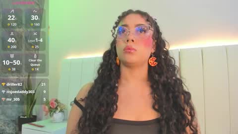 A N T O N E L L E  online show from March 21, 9:14 am