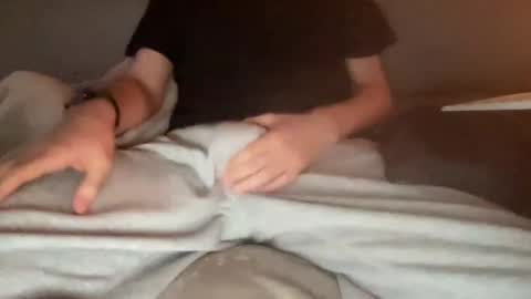 Snapshot of antoniobastt chatting on February 25, 6:17 pm tonbas online show from February 25, 6:17 pm