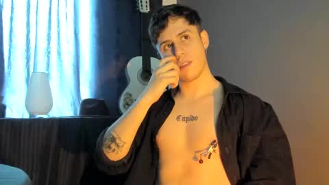 Snapshot of antonnello_ chatting on October 21, 3:02 pm antonnello_ online show from October 21, 3:02 pm