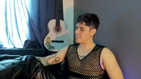 Snapshot of antonnello_ chatting on November 20, 3:12 pm antonnello_ online show from November 20, 3:12 pm