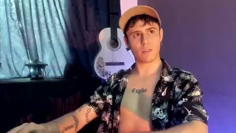 Snapshot of antonnello_ chatting on November 23, 9:47 pm antonnello_ online show from November 23, 9:47 pm