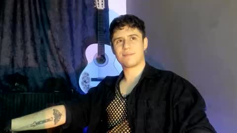 Snapshot of antonnello_ chatting on November 25, 7:52 am antonnello_ online show from November 25, 7:52 am