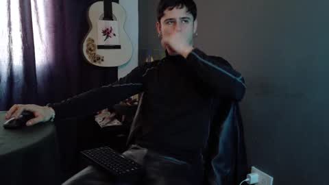 antonnello_ online show from March 29, 7:14 pm