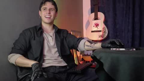 antonnello_ online show from April 18, 2:26 am