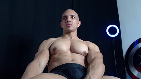 Instagram miguelangel1802  online show from February 25, 4:53 pm