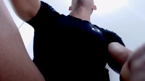 Instagram miguelangel1802  online show from April 15, 5:36 am