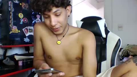 Snapshot of anuardhm chatting on November 4, 5:56 pm AnuarDHM online show from November 4, 5:56 pm