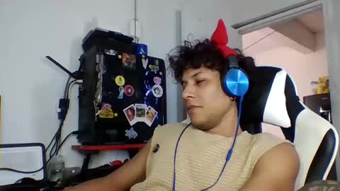 Snapshot of anuardhm chatting on November 5, 12:16 pm AnuarDHM online show from November 5, 12:16 pm