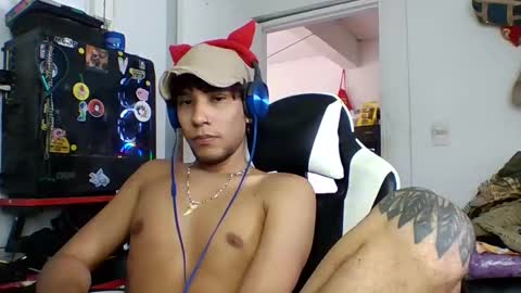 Snapshot of anuardhm chatting on November 10, 12:59 pm AnuarDHM online show from November 10, 12:59 pm