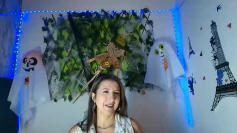 Snapshot of any_mour chatting on October 28, 5:04 pm any mour online show from October 28, 5:04 pm