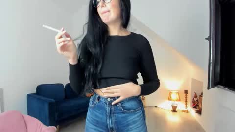 Snapshot of anya_evy chatting on December 4, 5:06 am Anya online show from December 4, 5:06 am