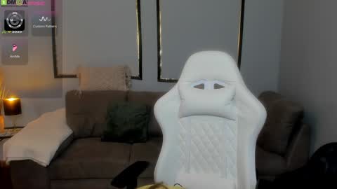 Snapshot of anyarayne chatting on November 23, 1:22 pm Anya online show from November 23, 1:22 pm