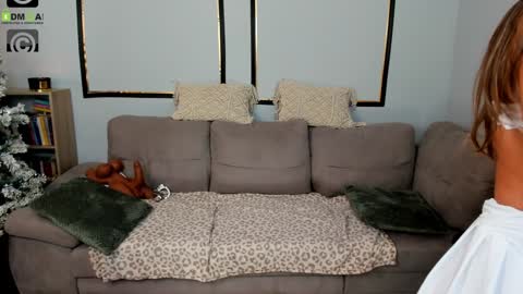 Snapshot of anyarayne chatting on December 16, 3:50 pm Anya online show from December 16, 3:50 pm