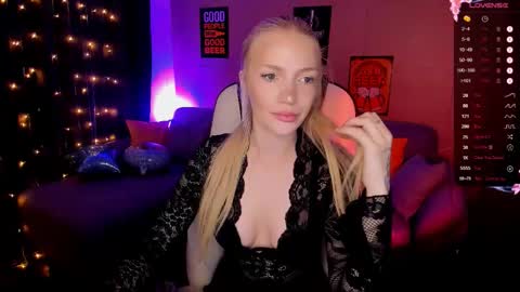 Snapshot of anyataylorr chatting on September 29, 1:55 am Anya online show from September 29, 1:55 am