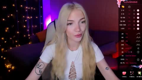 Snapshot of anyataylorr chatting on October 16, 2:34 am Anya online show from October 16, 2:34 am