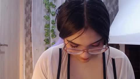 anyela_donecm online show from April 1, 7:33 pm