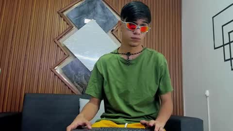 Snapshot of anyelo_sexyhot chatting on February 9, 11:47 am anyelo_sexyhot online show from February 9, 11:47 am