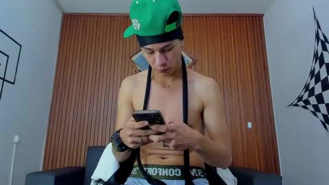 Snapshot of anyelo_sexyhot chatting on February 19, 12:55 pm anyelo_sexyhot online show from February 19, 12:55 pm