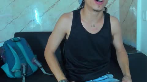 Snapshot of anyelo_sexyhot chatting on October 17, 12:19 pm anyelo_sexyhot online show from October 17, 12:19 pm