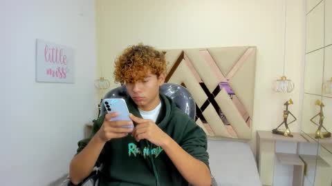 anyelotwink online show from March 6, 8:38 pm