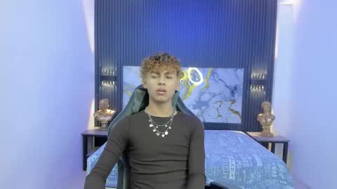 anyelotwink online show from March 20, 5:01 am