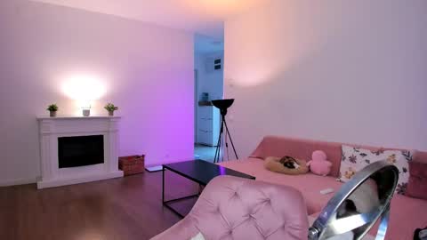 Anysa Smith online show from April 17, 8:34 pm