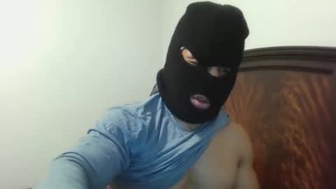 Snapshot of anything4anut chatting on December 14, 2:28 am anything4anut online show from December 14, 2:28 am