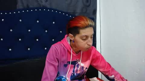 Snapshot of anyu_1306 chatting on December 4, 2:42 am anyu online show from December 4, 2:42 am