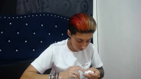 Snapshot of anyu_1306 chatting on December 11, 1:15 am anyu online show from December 11, 1:15 am