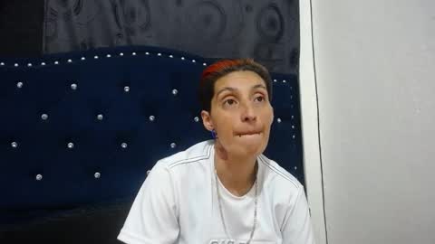 Snapshot of anyu_1306 chatting on December 11, 4:18 am anyu online show from December 11, 4:18 am