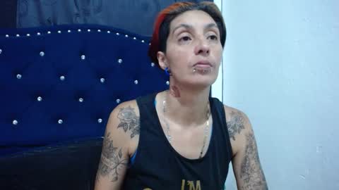 Snapshot of anyu_1306 chatting on December 13, 12:53 am anyu online show from December 13, 12:53 am