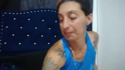 Snapshot of anyu_1306 chatting on December 30, 3:25 am anyu online show from December 30, 3:25 am