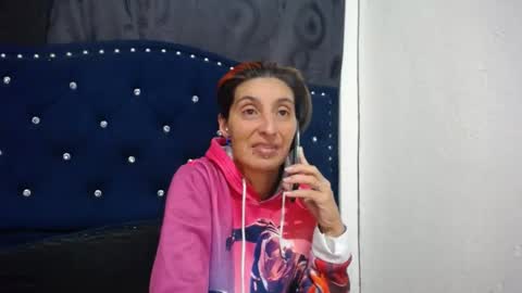 Snapshot of anyu_1306 chatting on January 12, 2:03 am anyu online show from January 12, 2:03 am