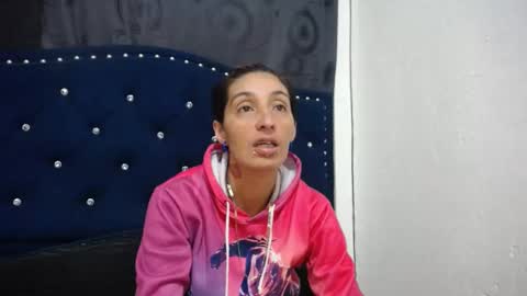 Snapshot of anyu_1306 chatting on January 18, 5:10 am anyu online show from January 18, 5:10 am